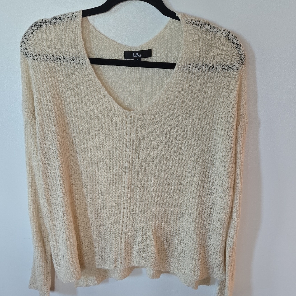 🌿 Lulu's Soft Cream V-Neck Sweater